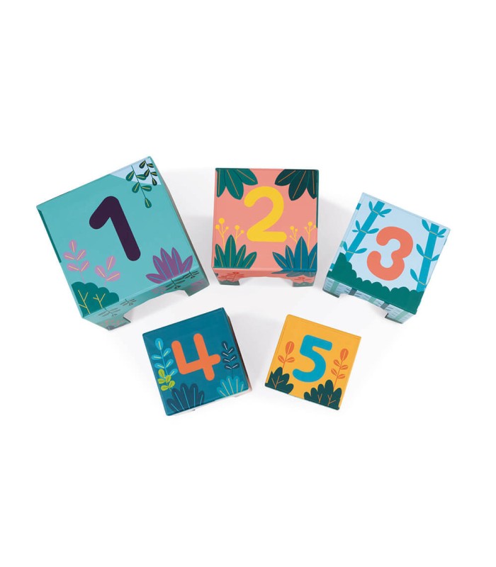 Pirámide de cartón y figuritas de madera Animales