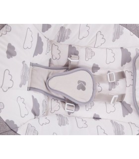 Hamaca Nubes Kikkaboo, con vibración EXPOSICIÓN